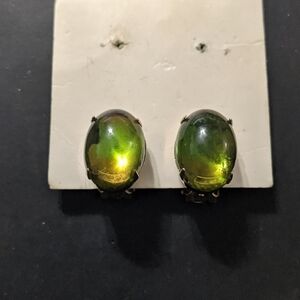 Zentall Vintage Gold Tone Green Domed Oval Clip On Statement Earrings